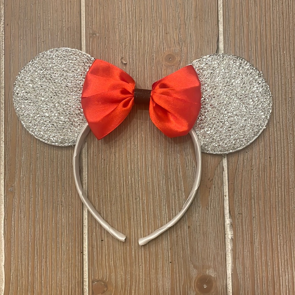 Silver Minnie Mouse Ears. Custom made.
